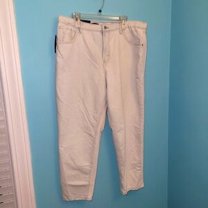 NWT Light Wash High-Rise Tapered Jeans Sz. 17 Juniors